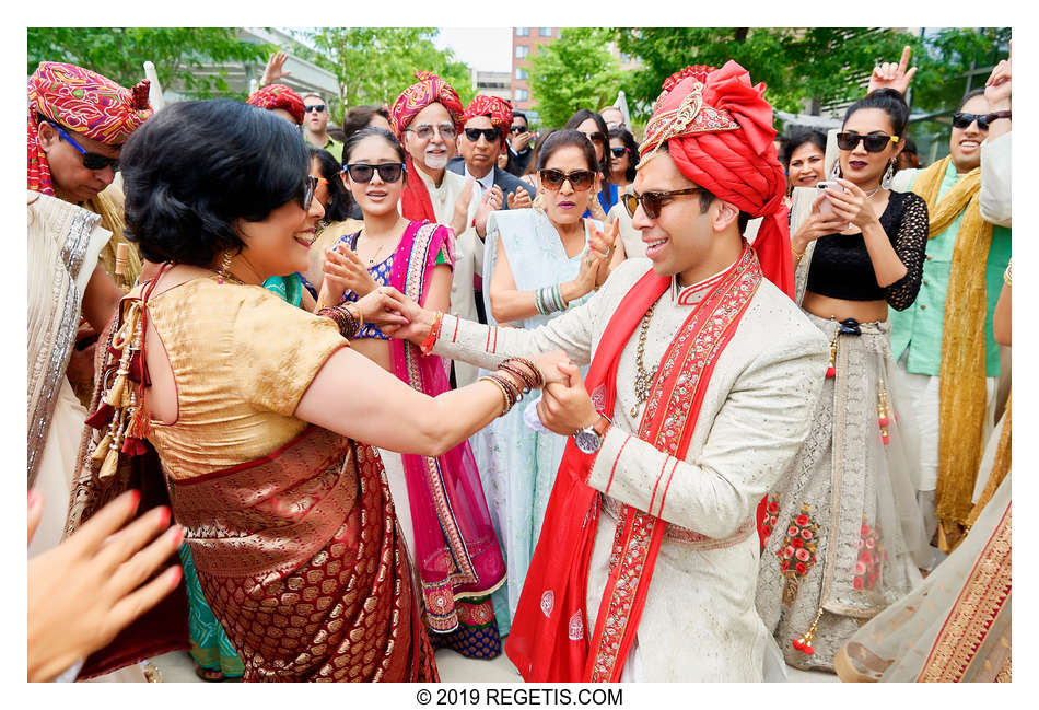  Vinay and Anjali’s South Asian Indian Hindu Wedding at The Gaylord National Resort & Conference Center | Oxon Hill Maryland Wedding Photographers