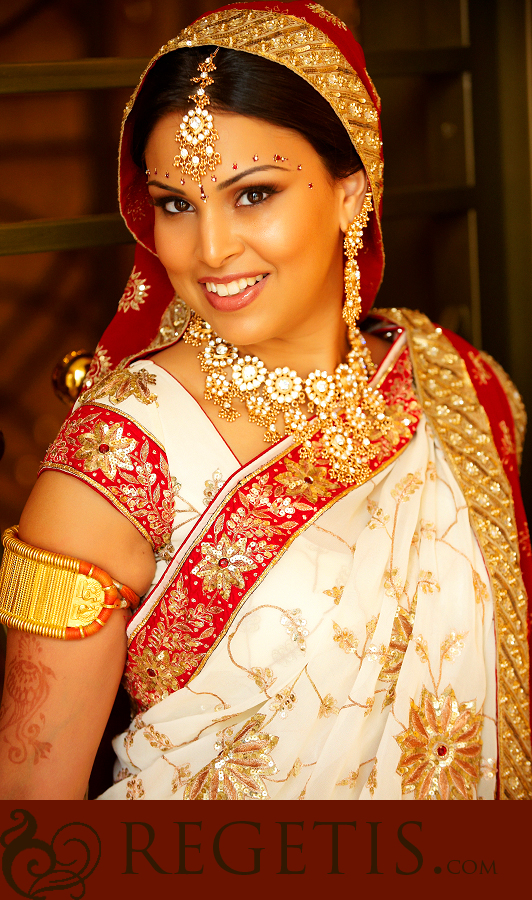 South Asian (Indian) Wedding at North Bethesda Marriott in Maryland Photography by Regeti's