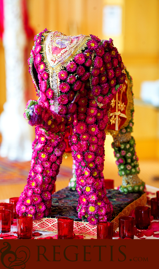 South Asian (Indian) Wedding at North Bethesda Marriott in Maryland Photography by Regeti's