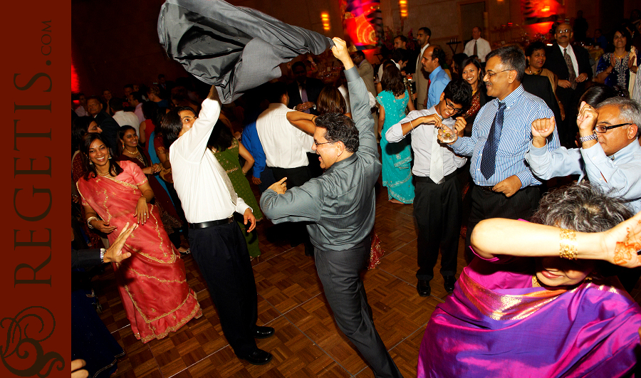 South Asian (Indian) Wedding at North Bethesda Marriott in Maryland Photography by Regeti's