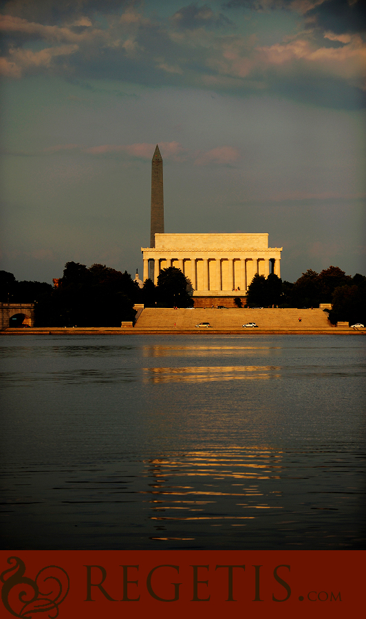 Engagement Pictures in Washington DC by Georgewashington Memorial